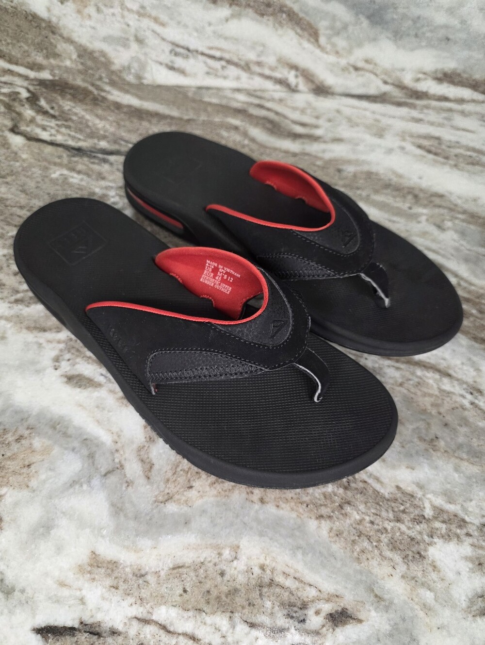 REEF Fanning Bottle Opener Flip Flops BLACK / Red Size 12